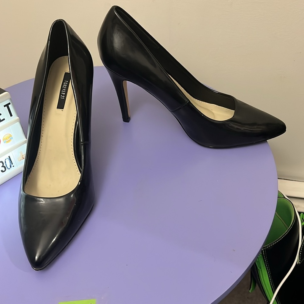 ✨🆕BNWOB!Forever21 Black Shiny Pumps Sz 8-9!!NEVER WORN!BRAND NEW!!👠✨ - Picture 3 of 5